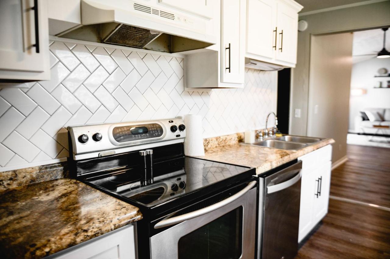Urban Cottage: Homey & Convenient Гантінґтон Екстер'єр фото